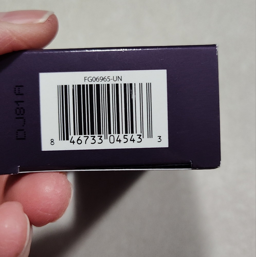 tarte Amazonian Clay Foundation - Beige/Nude in Purple Packaging - Picture 4 of 5